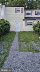 5 PLOVER CIR, Newark, DE 19702