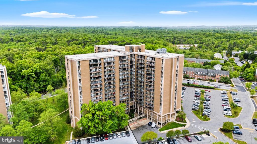 Image 1 of property listing at 6100 WESTCHESTER PARK DR #1702, College Park, MD 20740