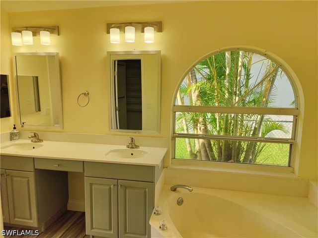 3314 SW 11th PL, Cape Coral, FL 33914