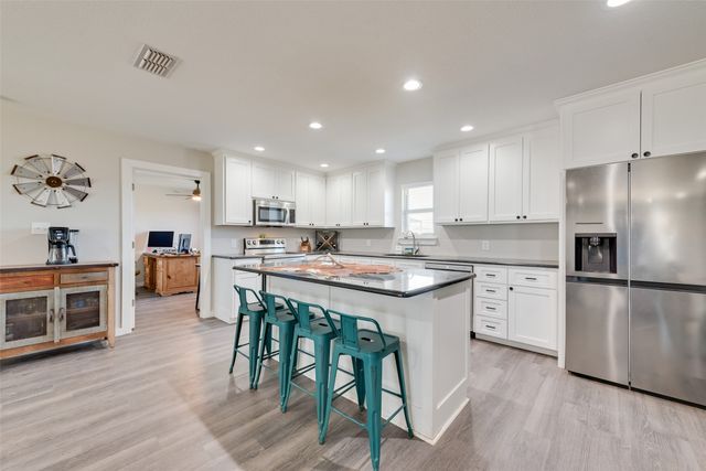 711 801c, Cleburne, TX 76031