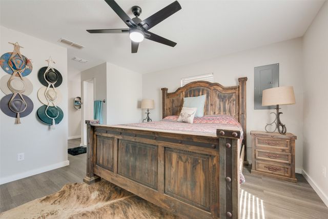 711 801c, Cleburne, TX 76031