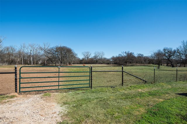 711 801c, Cleburne, TX 76031