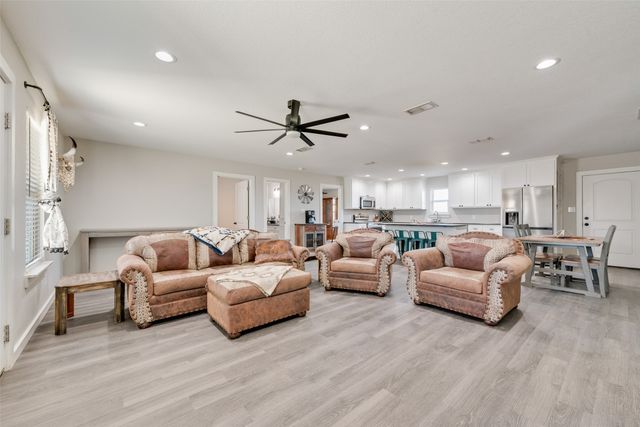 711 801c, Cleburne, TX 76031