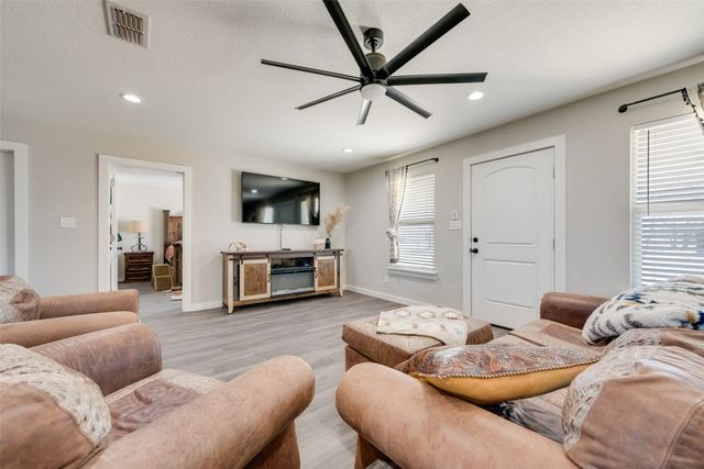 711 801c, Cleburne, TX 76031