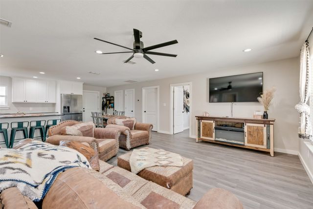 711 801c, Cleburne, TX 76031