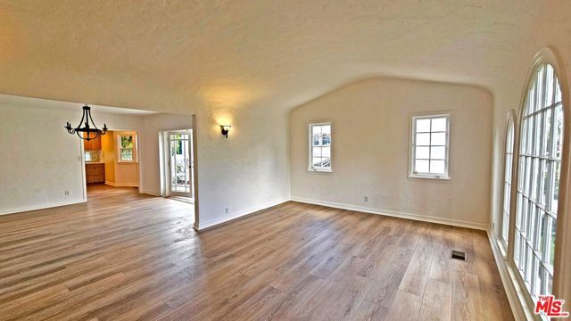132 S LA PEER Drive, Beverly Hills, CA 90211