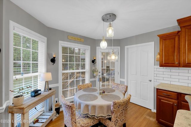 4534 Cherry Forest Cir, Louisville, KY 40245