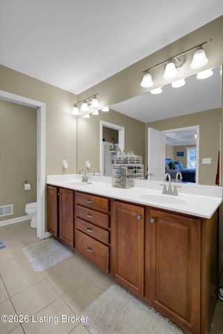 4534 Cherry Forest Cir, Louisville, KY 40245