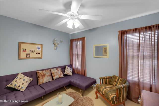 4534 Cherry Forest Cir, Louisville, KY 40245