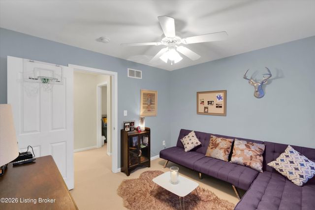 4534 Cherry Forest Cir, Louisville, KY 40245