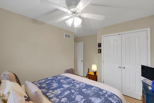 4534 Cherry Forest Cir, Louisville, KY 40245
