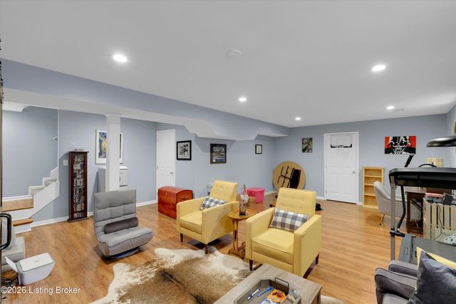 4534 Cherry Forest Cir, Louisville, KY 40245
