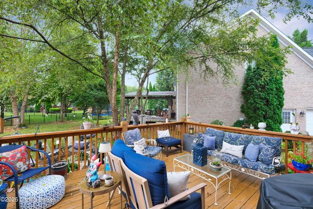 4534 Cherry Forest Cir, Louisville, KY 40245