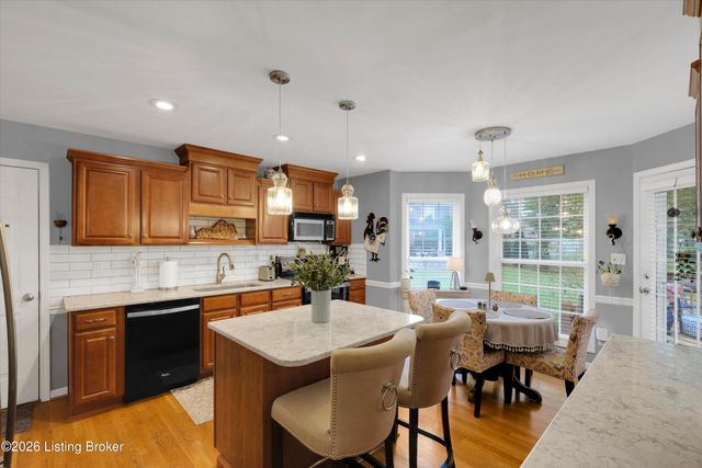 4534 Cherry Forest Cir, Louisville, KY 40245