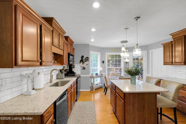 4534 Cherry Forest Cir, Louisville, KY 40245
