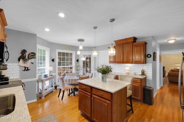 4534 Cherry Forest Cir, Louisville, KY 40245