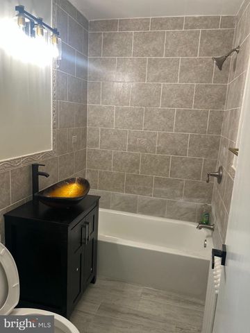 430 RIDGE RD SE #202, Washington, DC 20019