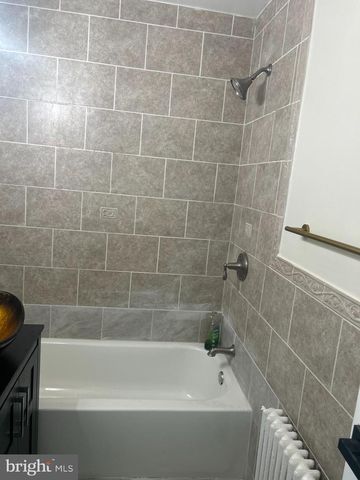 430 RIDGE RD SE #202, Washington, DC 20019