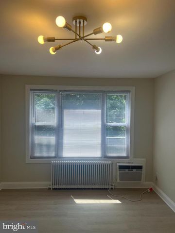 430 RIDGE RD SE #202, Washington, DC 20019