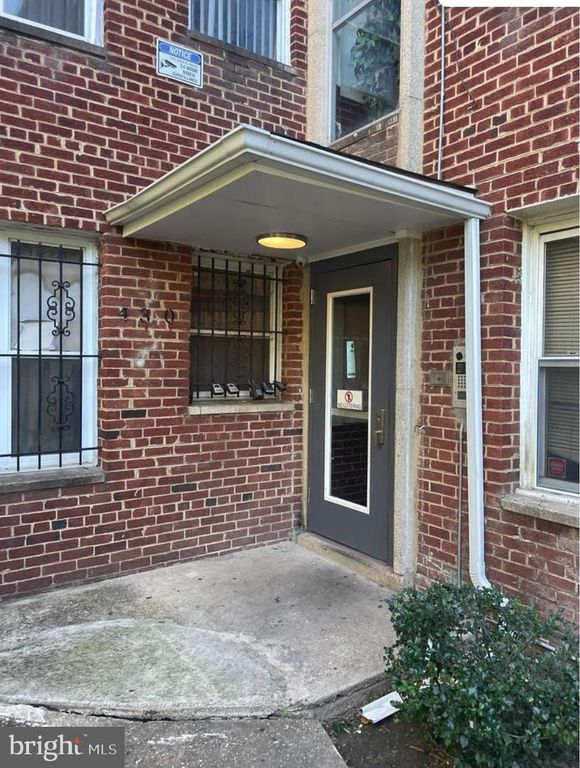 430 RIDGE RD SE #202, Washington, DC 20019
