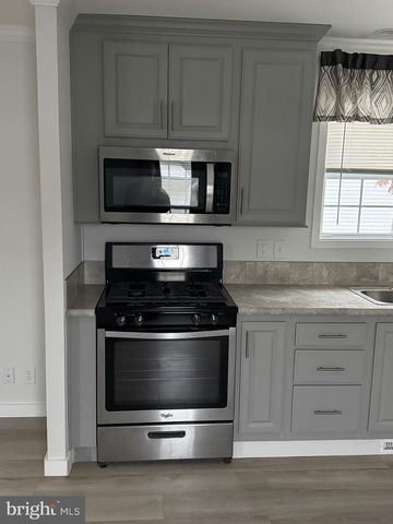 94 WHITE OAKS DR, Pennsville, NJ 08070