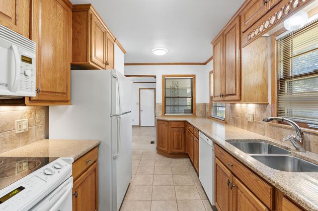 1936 Grant Road, Arden Hills, MN 55112