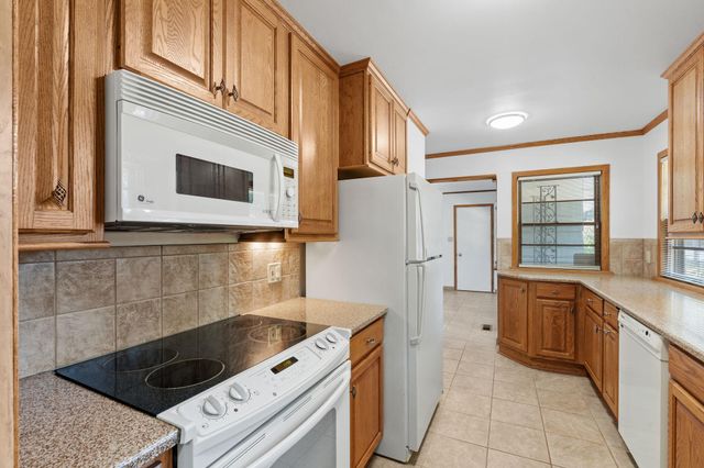 1936 Grant Road, Arden Hills, MN 55112
