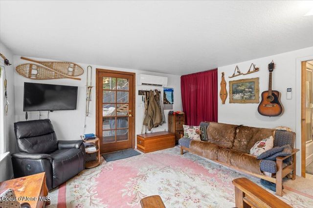 5822 W Boathaven LN, Rathdrum, ID 83858