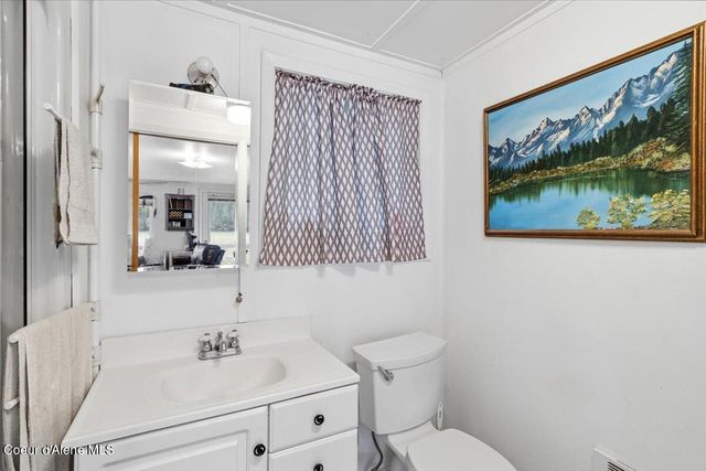 5822 W Boathaven LN, Rathdrum, ID 83858