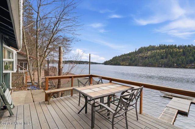 5822 W Boathaven LN, Rathdrum, ID 83858