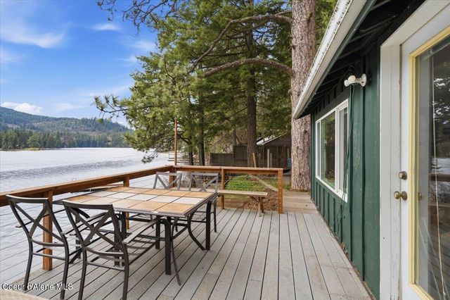 5822 W Boathaven LN, Rathdrum, ID 83858