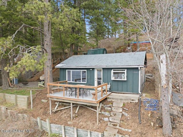 5822 W Boathaven LN, Rathdrum, ID 83858