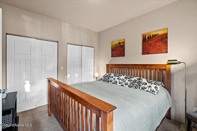 5822 W Boathaven LN, Rathdrum, ID 83858