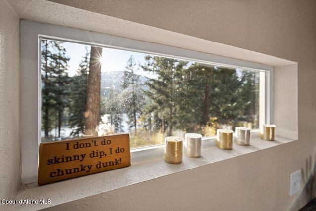 5822 W Boathaven LN, Rathdrum, ID 83858