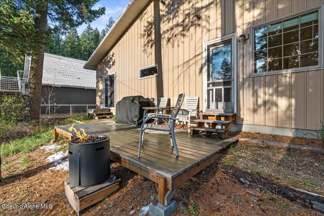 5822 W Boathaven LN, Rathdrum, ID 83858