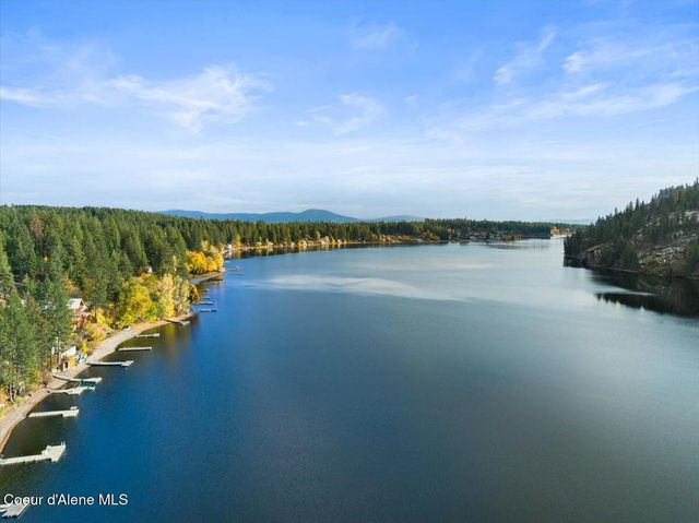 5822 W Boathaven LN, Rathdrum, ID 83858