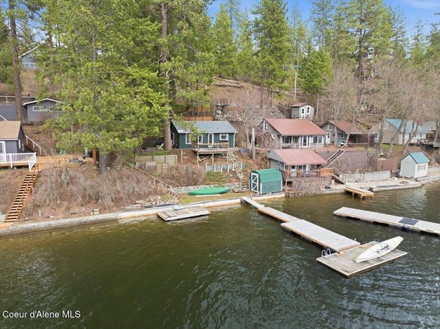 5822 W Boathaven LN, Rathdrum, ID 83858