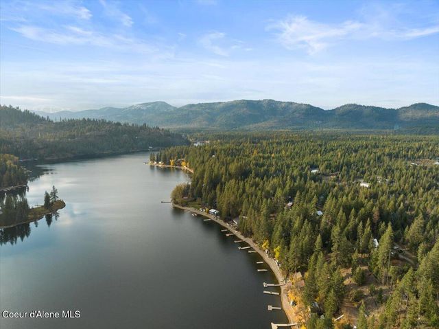 5822 W Boathaven LN, Rathdrum, ID 83858