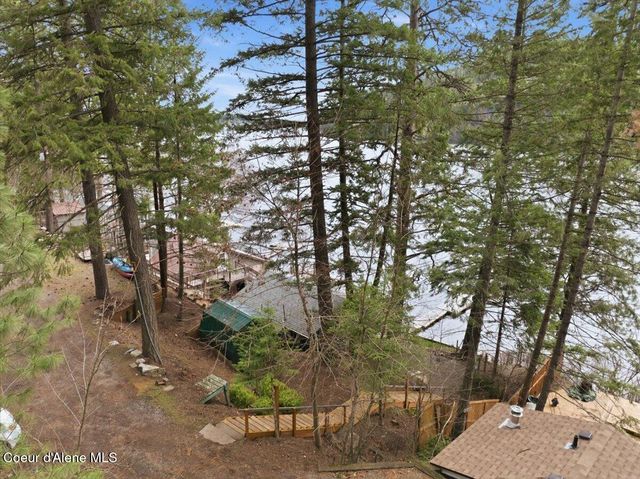 5822 W Boathaven LN, Rathdrum, ID 83858