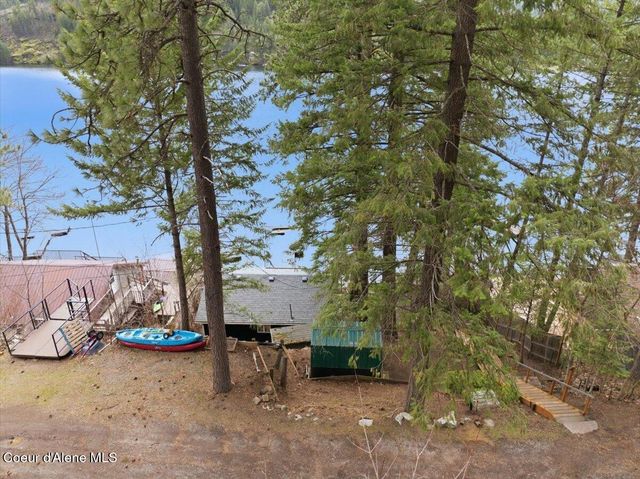 5822 W Boathaven LN, Rathdrum, ID 83858