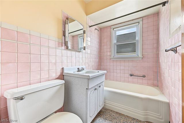 424 Tompkins Avenue, Akron, OH 44305