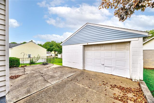 424 Tompkins Avenue, Akron, OH 44305