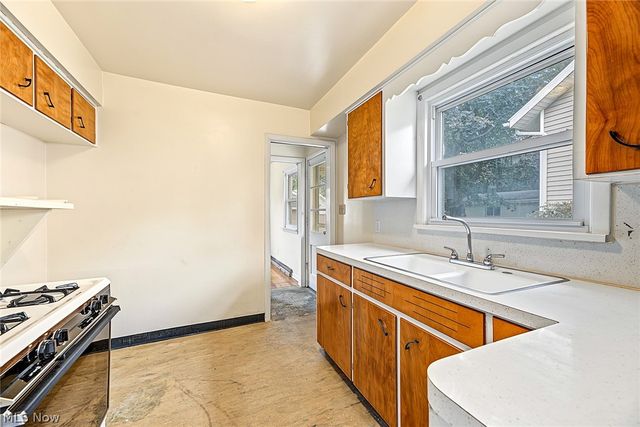 424 Tompkins Avenue, Akron, OH 44305