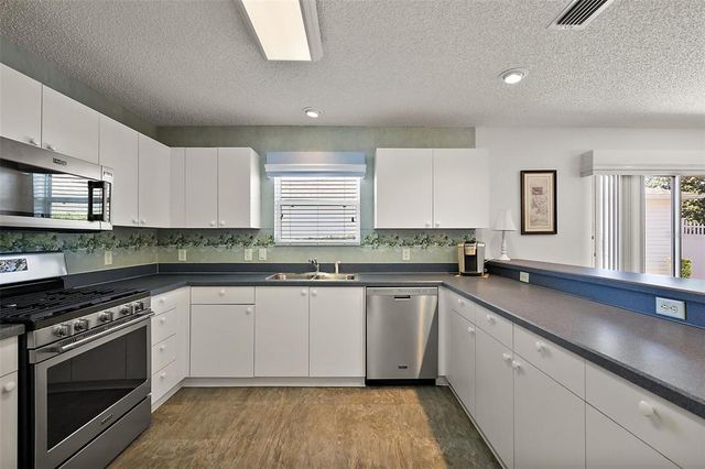 17800 SE 91ST GAYLARK AVENUE, The Villages, FL 32162