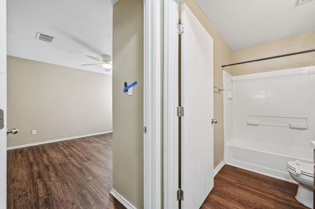 157 Pebble Creek LN, Buda, TX 78610