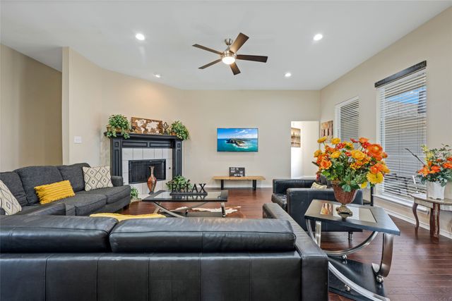 335 Linhurst Drive, Murphy, TX 75094