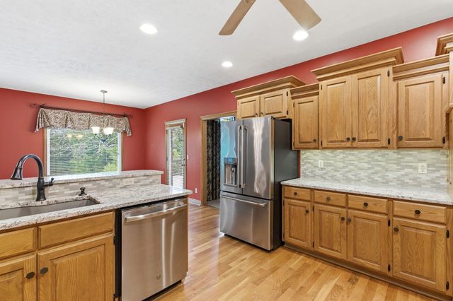 5277 S Whitmore Avenue, Springfield, MO 65810