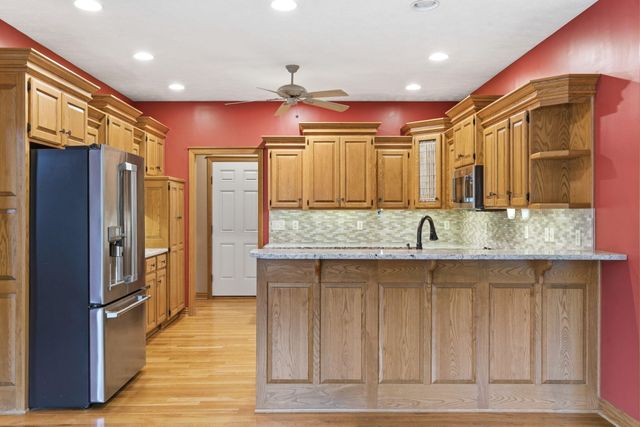 5277 S Whitmore Avenue, Springfield, MO 65810