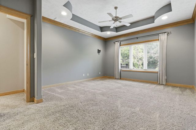 5277 S Whitmore Avenue, Springfield, MO 65810