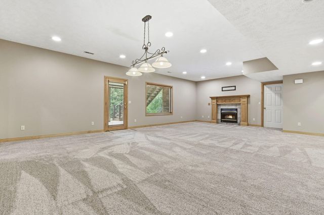5277 S Whitmore Avenue, Springfield, MO 65810